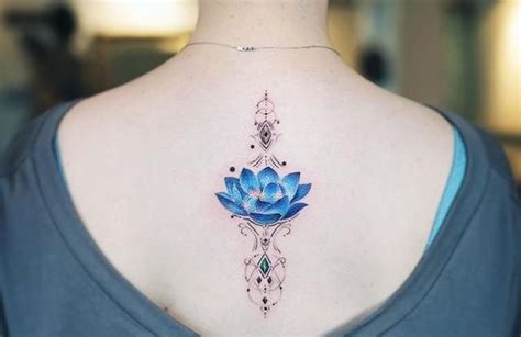 tatuaggio fiore piede|Tatuaggio fiore di loto: 30 proposte per il 2022!